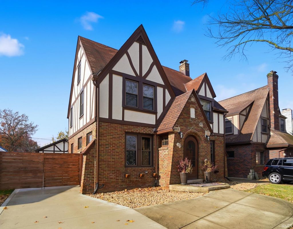 Photo of 2915 N Anthony Boulevard, Fort Wayne, IN 46805 (MLS # 202545878)