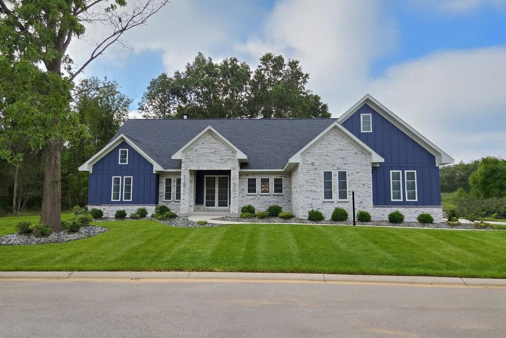 Photo of 21610 Golden Maple Court, South Bend, IN 46628 (MLS # 202547685)