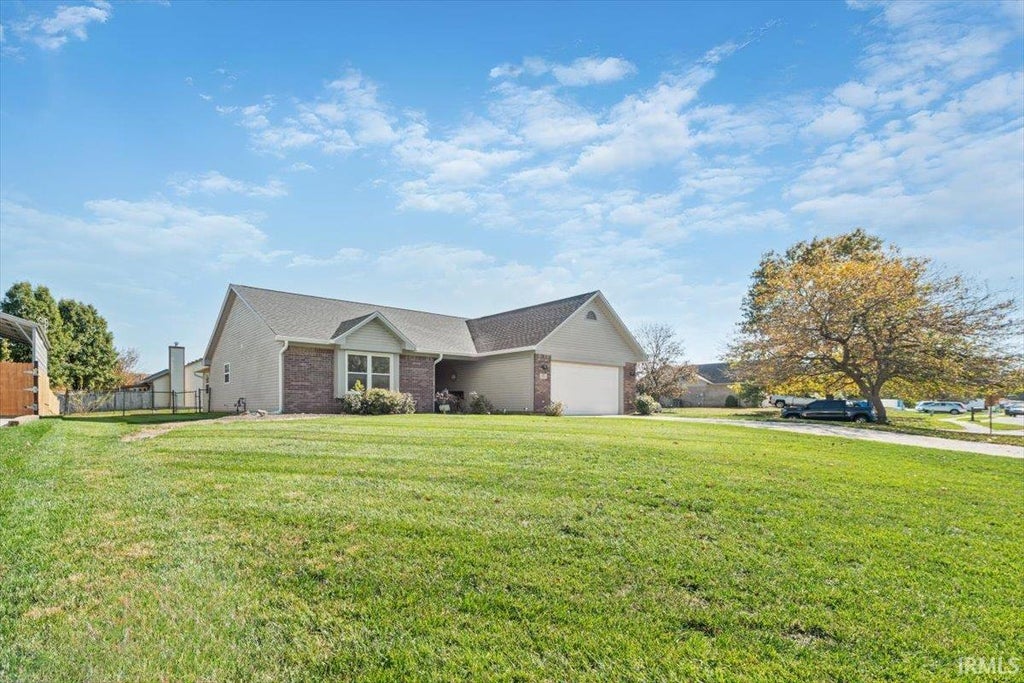 Photo of 621 Red Oak Way, Mooresville, IN 46158 (MLS # 202644732)