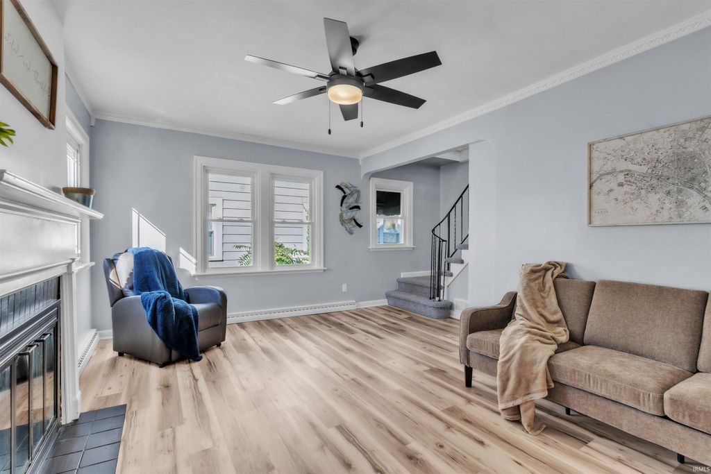 Photo of 2029 Glenwood Avenue, Fort Wayne, IN 46805 (MLS # 202540171)