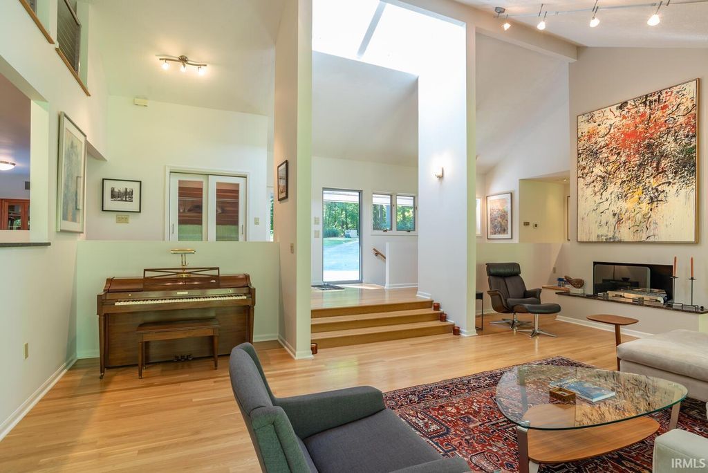 Photo of 5455 E James Road, Bloomington, IN 47408 (MLS # 202606108)