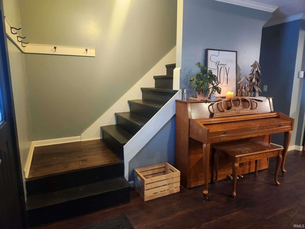 Photo of 1714 E Homestead Drive, Garrett, IN 46738 (MLS # 202547846)