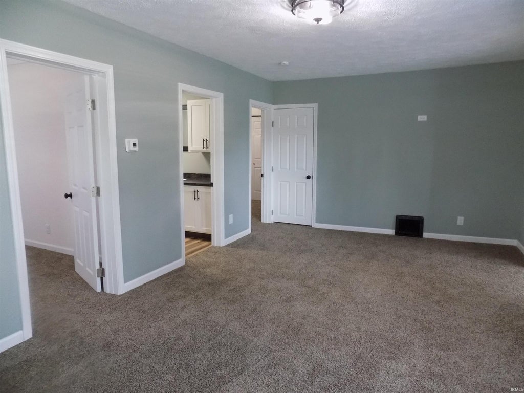 Photo of 57932 Roys Avenue, Elkhart, IN 46517 (MLS # 202631492)