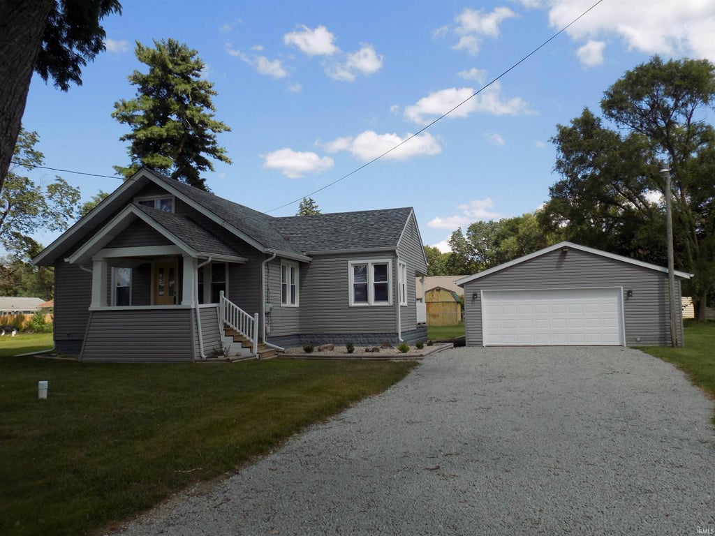 Photo of 57932 Roys Avenue, Elkhart, IN 46517 (MLS # 202631492)