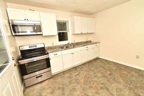 Tiny photo for 208 N Sheets Street, Oxford, IN 47971 (MLS # 202625482)