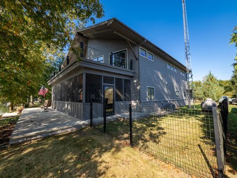 Tiny photo for 5508 E Golden Acres Court, Monticello, IN 47960 (MLS # 202542043)