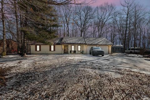 Photo of 5107 County Road 19, Garrett, IN 46738 (MLS # 202605618)