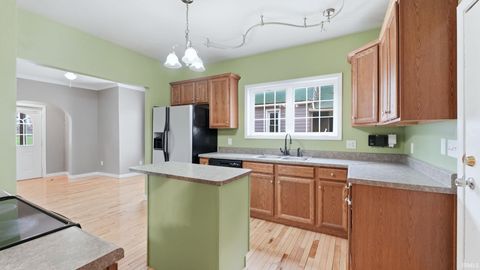 Tiny photo for 1337 Wabash Avenue, Fort Wayne, IN 46803 (MLS # 202612663)