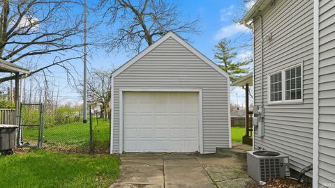 Tiny photo for 1337 Wabash Avenue, Fort Wayne, IN 46803 (MLS # 202612663)