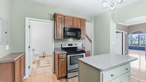 Tiny photo for 1337 Wabash Avenue, Fort Wayne, IN 46803 (MLS # 202612663)