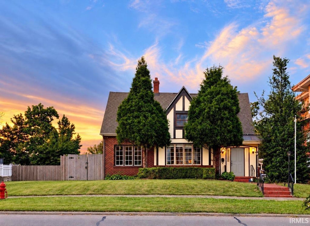 Photo of 315 W Locust Street, Boonville, IN 47601 (MLS # 202640723)