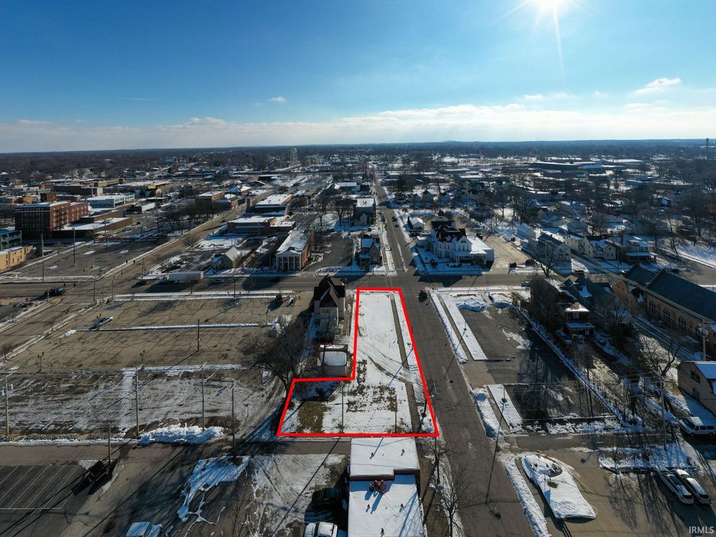 Photo of 326 W Franklin Street, Elkhart, IN 46516 (MLS # 202548965)