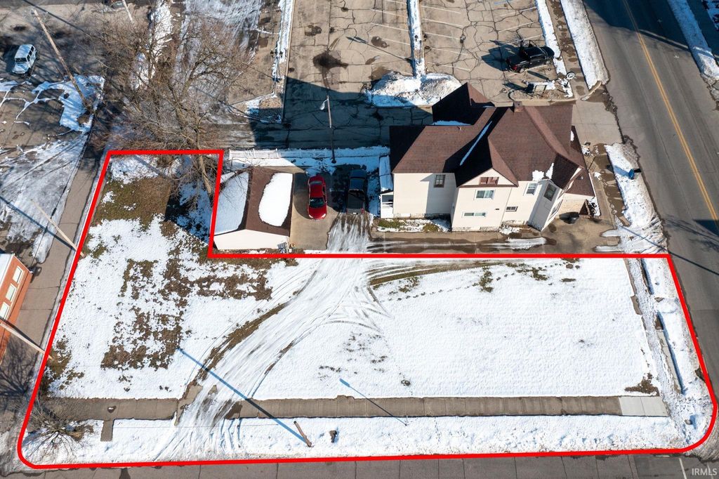 Photo of 326 W Franklin Street, Elkhart, IN 46516 (MLS # 202548965)