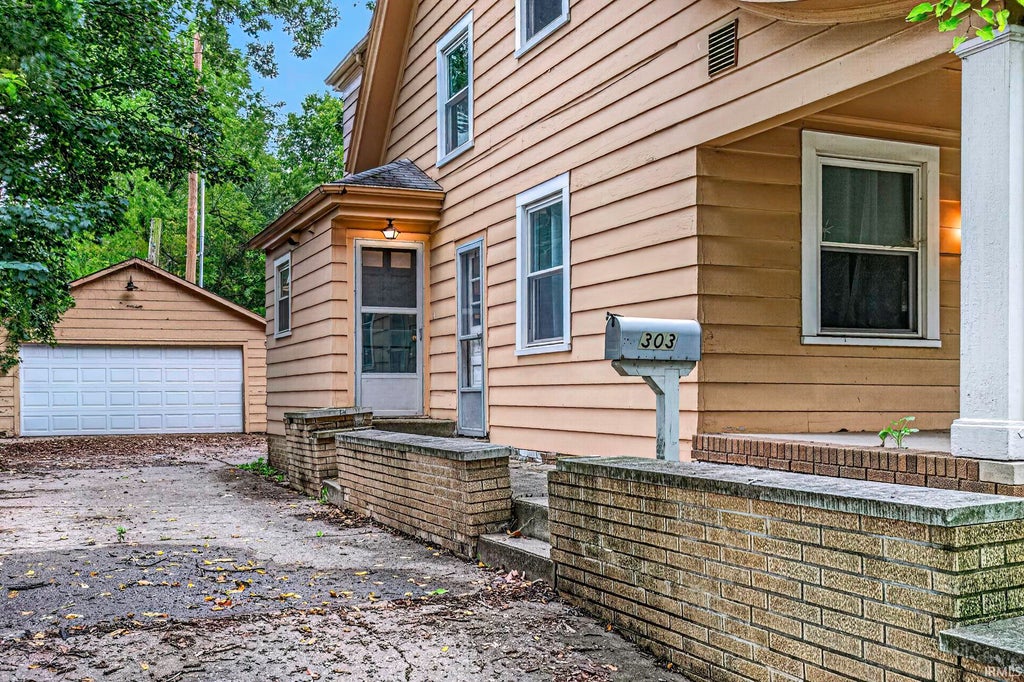 Photo of 303 W Rudisill Boulevard, Fort Wayne, IN 46807 (MLS # 202639221)