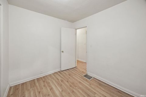 Tiny photo for 1110 E Taylor Street, Kokomo, IN 46901 (MLS # 202529180)