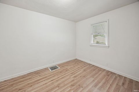 Tiny photo for 1110 E Taylor Street, Kokomo, IN 46901 (MLS # 202529180)