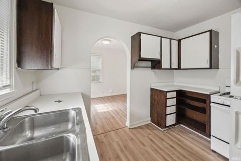 Tiny photo for 1110 E Taylor Street, Kokomo, IN 46901 (MLS # 202529180)