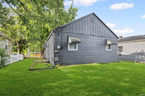 Tiny photo for 1110 E Taylor Street, Kokomo, IN 46901 (MLS # 202529180)