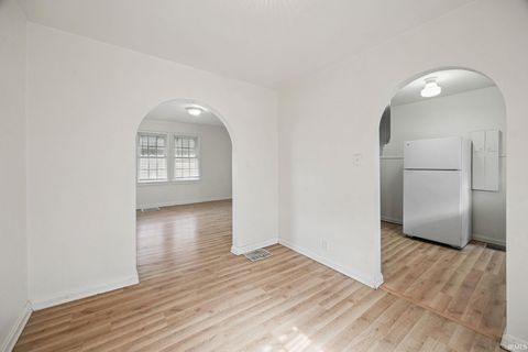 Tiny photo for 1110 E Taylor Street, Kokomo, IN 46901 (MLS # 202529180)