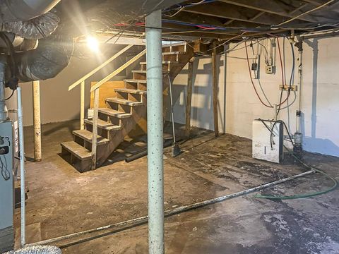 Tiny photo for 1110 E Taylor Street, Kokomo, IN 46901 (MLS # 202529180)