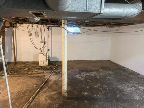 Tiny photo for 1110 E Taylor Street, Kokomo, IN 46901 (MLS # 202529180)