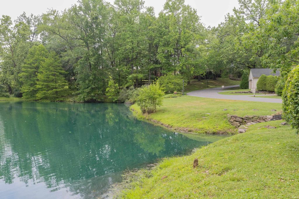 Photo of 1415 Timberlake Road, Evansville, IN 47720 (MLS # 202619295)