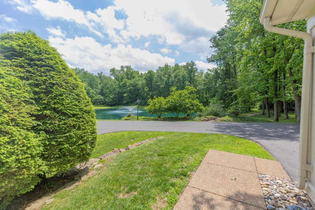 Photo of 1415 Timberlake Road, Evansville, IN 47720 (MLS # 202619295)