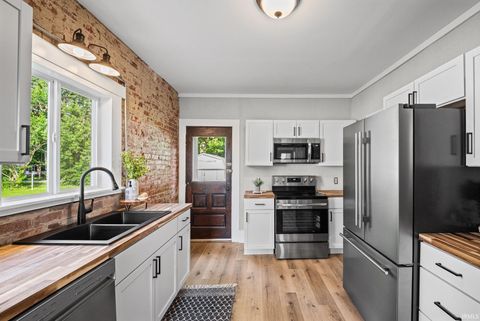 Tiny photo for 128 W Summitt Street, Delphi, IN 46923 (MLS # 202619348)