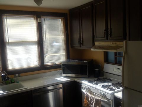 Tiny photo for 1121 Smith Street, Logansport, IN 46947 (MLS # 202537846)