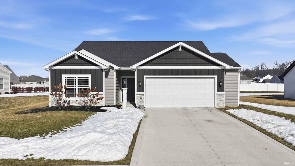 Photo of 748 Carrara Court, Fort Wayne, IN 46818 (MLS # 202605168)