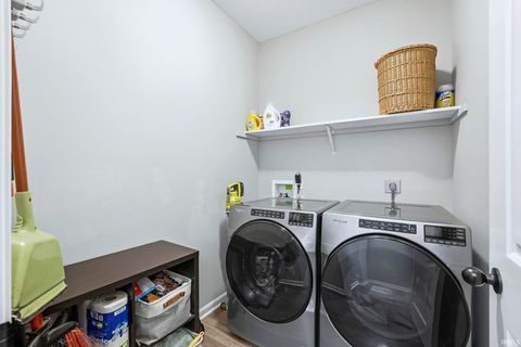 Tiny photo for 748 Carrara Court, Fort Wayne, IN 46818 (MLS # 202605168)