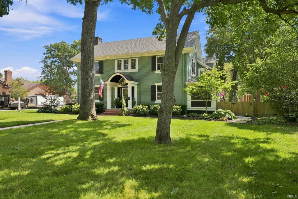 Photo of 2020 Forest Park Boulevard, Fort Wayne, IN 46805 (MLS # 202631862)