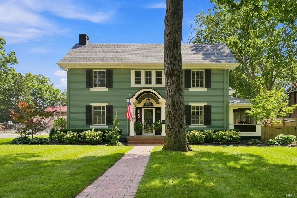 Photo of 2020 Forest Park Boulevard, Fort Wayne, IN 46805 (MLS # 202631862)