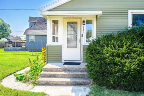 Tiny photo for 449 N 7th St Common, Mitchell, IN 47446 (MLS # 202637635)