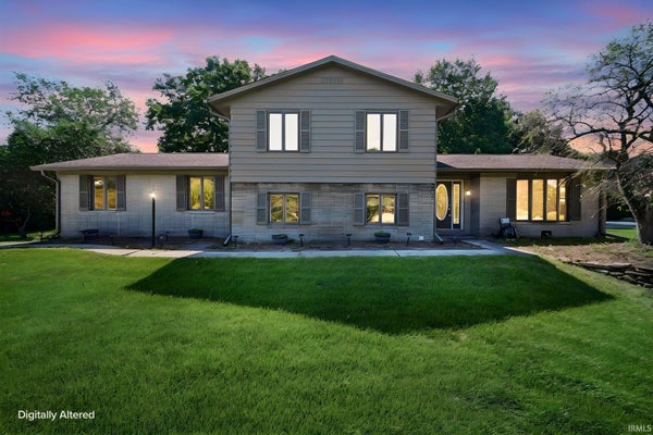 1300 FAIRWAY DR, KOKOMO, IN 46901 - Image 7618bafd32a1b8f8a6e09f53a0d2eedc/1443523980