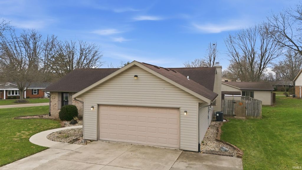 Photo of 4201 W Robinwood Drive, Muncie, IN 47304 (MLS # 202609633)