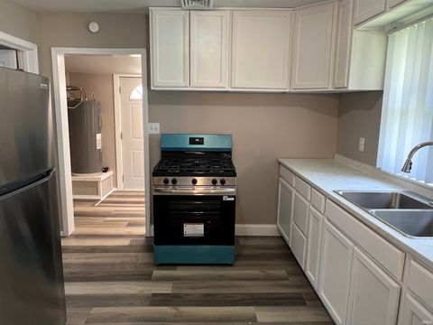 Tiny photo for 723 E North Street, Kokomo, IN 46901 (MLS # 202522138)