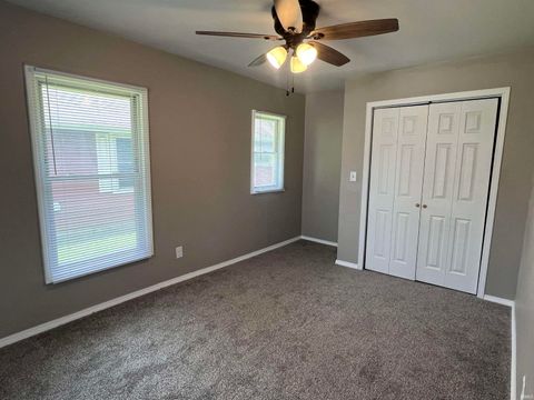 Tiny photo for 723 E North Street, Kokomo, IN 46901 (MLS # 202522138)