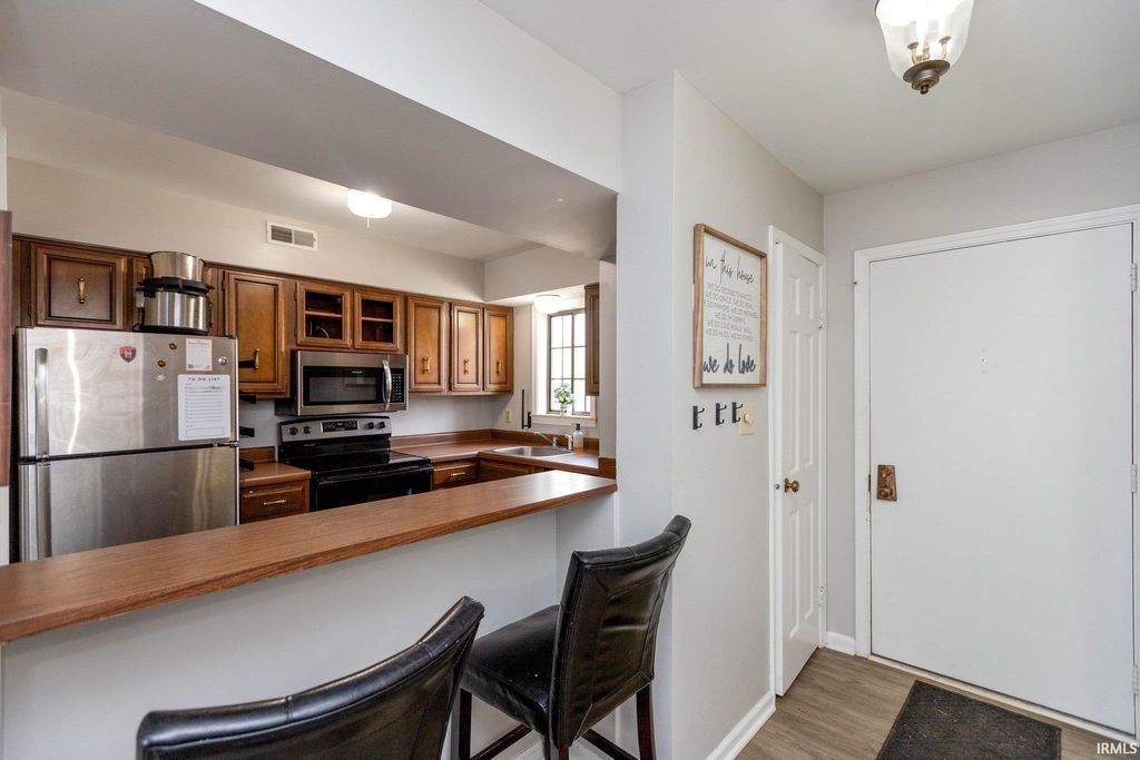 Photo of 2257 Rome Drive, Indianapolis, IN 46228 (MLS # 202620342)
