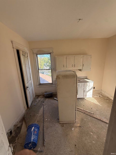 Tiny photo for 918 W 3rd Street Street, Marion, IN 46952 (MLS # 202643785)