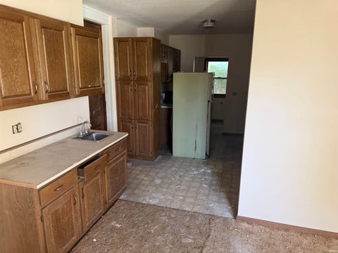 Tiny photo for 918 W 3rd Street Street, Marion, IN 46952 (MLS # 202643785)