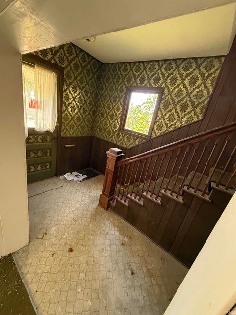 Tiny photo for 918 W 3rd Street Street, Marion, IN 46952 (MLS # 202643785)