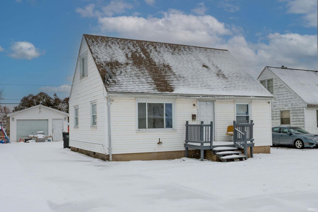 Photo of 928 S Edison Avenue, South Bend, IN 46619 (MLS # 202602564)