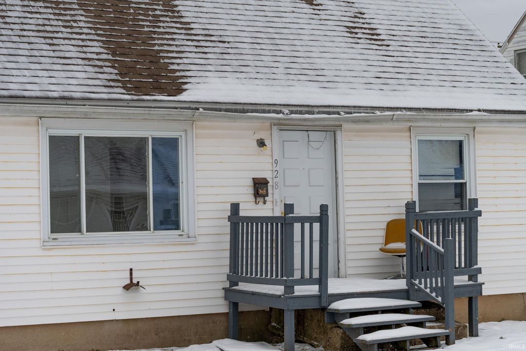 Photo of 928 S Edison Avenue, South Bend, IN 46619 (MLS # 202602564)