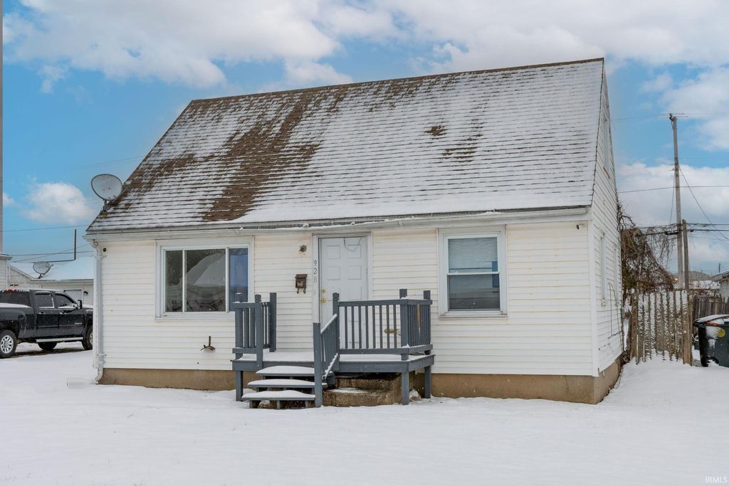 Photo of 928 S Edison Avenue, South Bend, IN 46619 (MLS # 202602564)