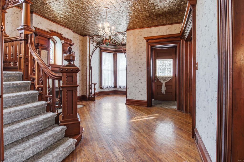 Photo of 220 E Washington Street, Bluffton, IN 46714 (MLS # 202610620)