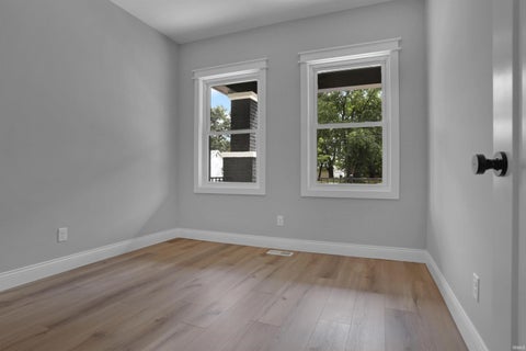 Tiny photo for 516 Madison Avenue, Evansville, IN 47713 (MLS # 202637872)