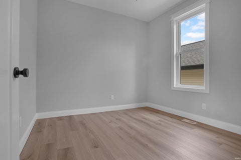Tiny photo for 516 Madison Avenue, Evansville, IN 47713 (MLS # 202637872)