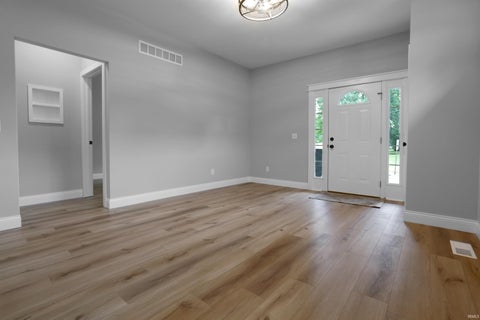 Tiny photo for 516 Madison Avenue, Evansville, IN 47713 (MLS # 202637872)