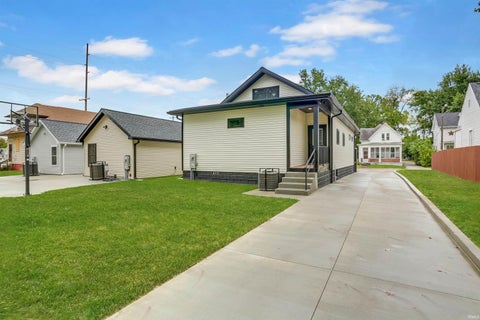 Tiny photo for 516 Madison Avenue, Evansville, IN 47713 (MLS # 202637872)